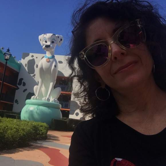 Meet your Posher, Lisa - Picture 3 of 3